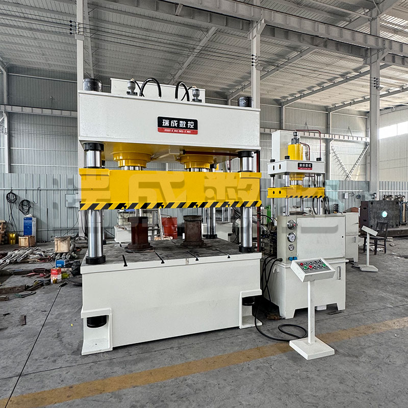 400噸碳纖維制品熱壓成型液壓機(jī) 400噸碳纖維制品熱壓成型液壓機(jī)